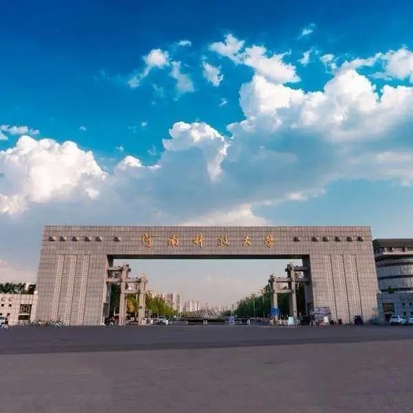 高校試點“男女混住”引爭議！校方回應(yīng)