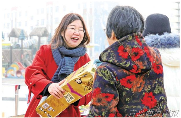 “最美新區(qū)人”候選人：隱珠街道石橋管區(qū)黨委副書記、主任，雙珠路社區(qū)黨委書記 張英