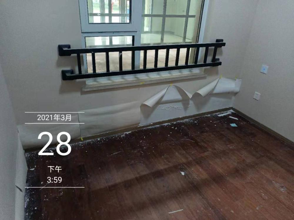 高新區(qū)世茂璀璨公園房屋質(zhì)量堪憂(yōu) 至今未達(dá)到交付條件