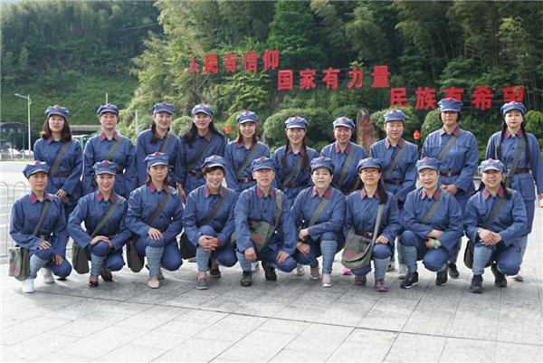 嶗山區(qū)工商聯(lián)組織女企業(yè)家開展學黨史系列主題教育活動