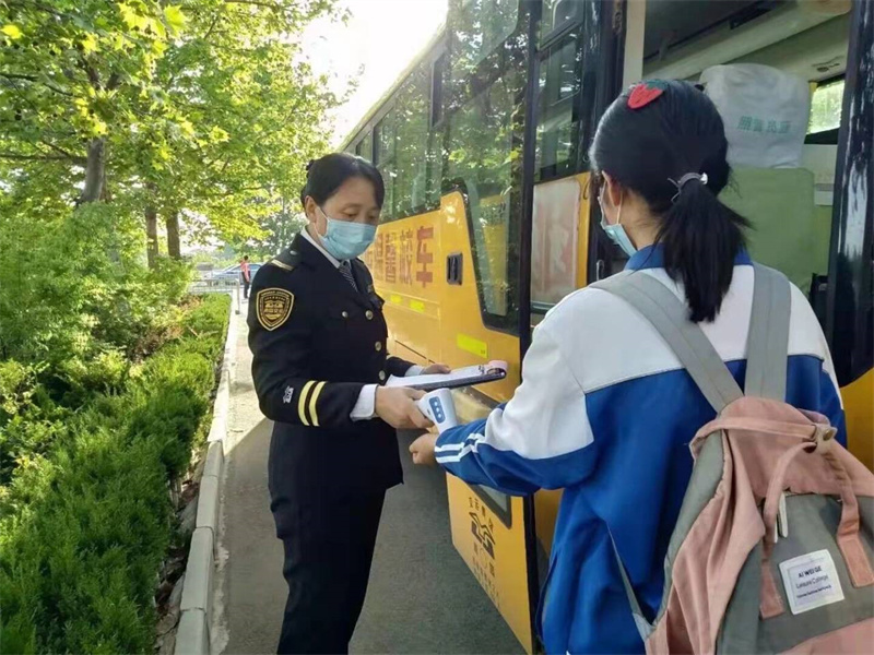 山東萊西:交運242部校車操作流程再規(guī)范保防控安全