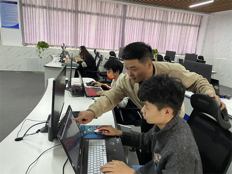 學生就業(yè)搶手“零過度” 恒星學院打造產(chǎn)教融合、校企合作的“示范基地”