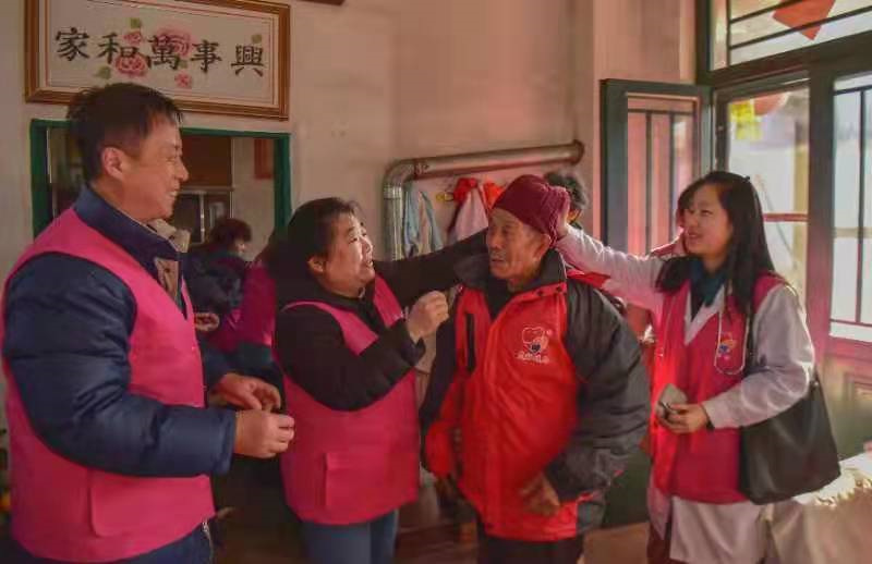 12.5國際志愿者日|市北區(qū)志愿服務團隊持續(xù)推進“暖冬行動”，溫暖孤寡老人