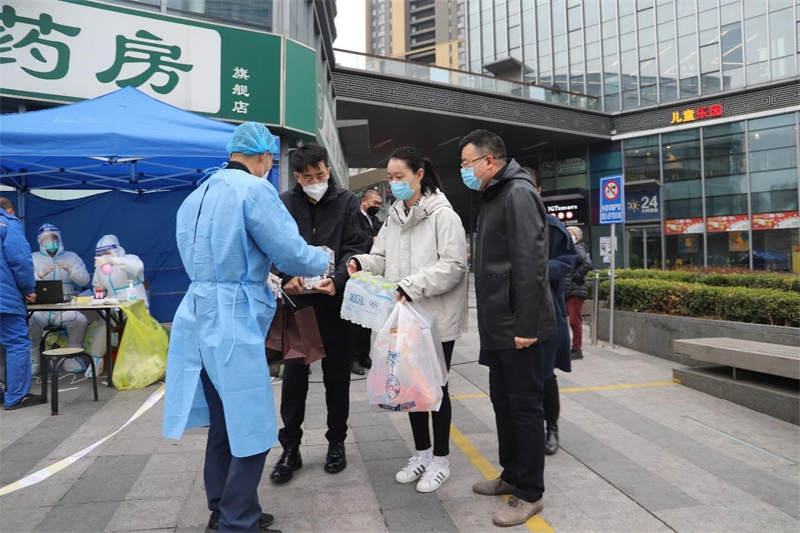 “啡”常時期，情暖“疫”線—青島市咖啡文化協(xié)會走訪慰問社區(qū)防疫一線工作者