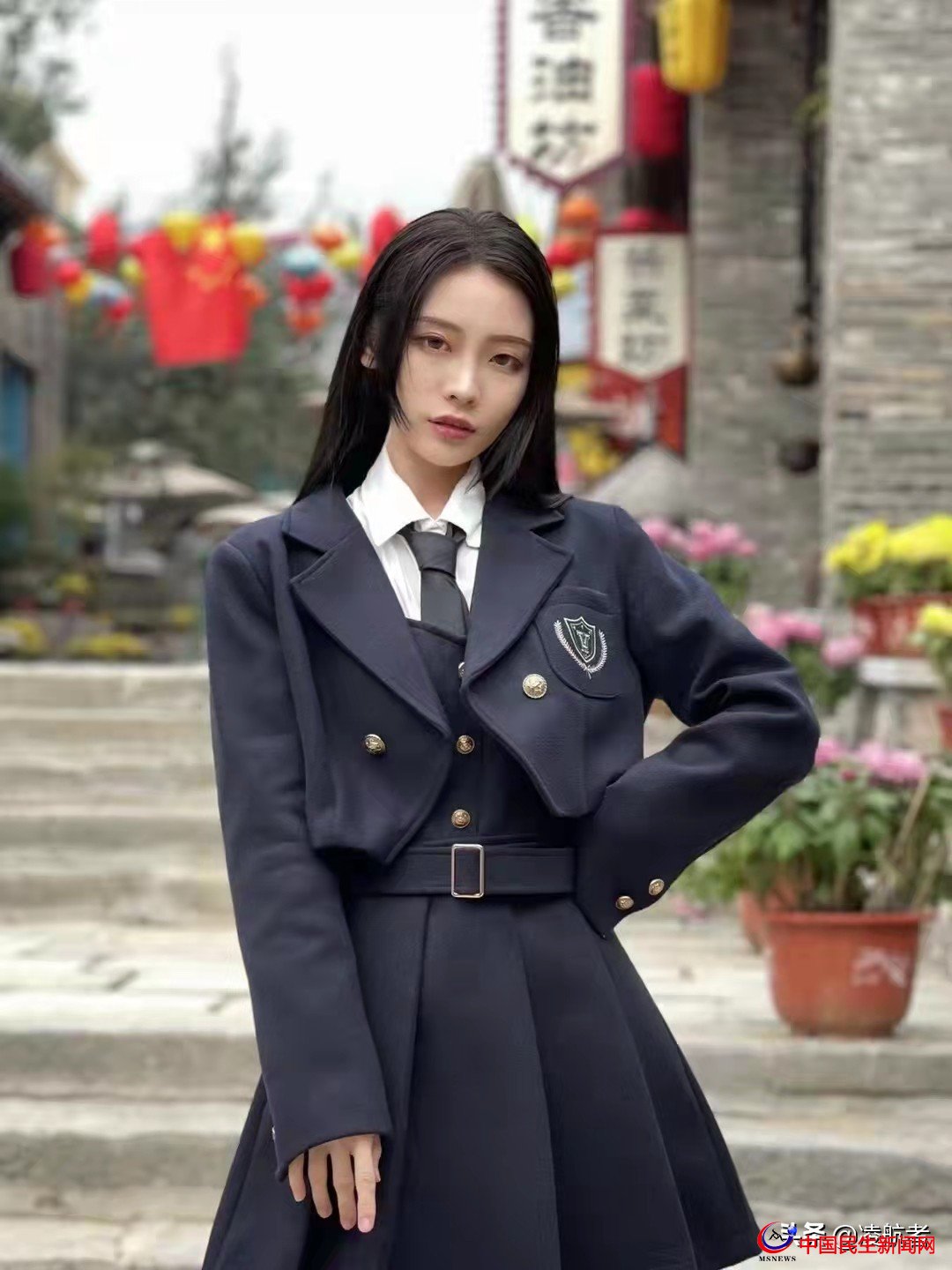 青島大嫚：國內(nèi)知名博主舒芙蕾蕾，身高168CM，體重45KG