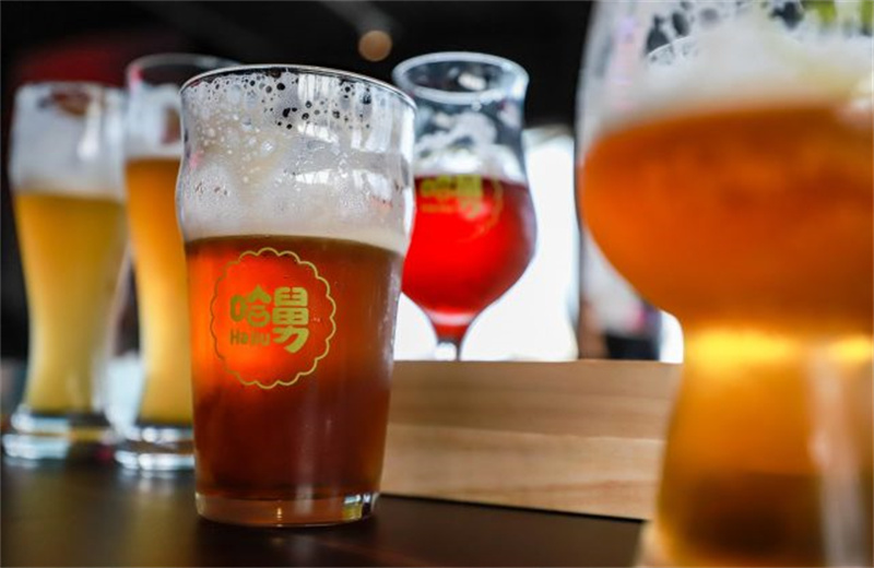 在金沙灘啤酒城，讓哈舅帶你微醺一下！