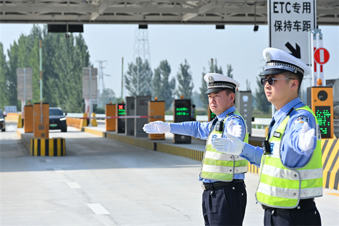 國(guó)慶中秋假期返程高峰來(lái)臨 青島公安交管提醒注意交通安全